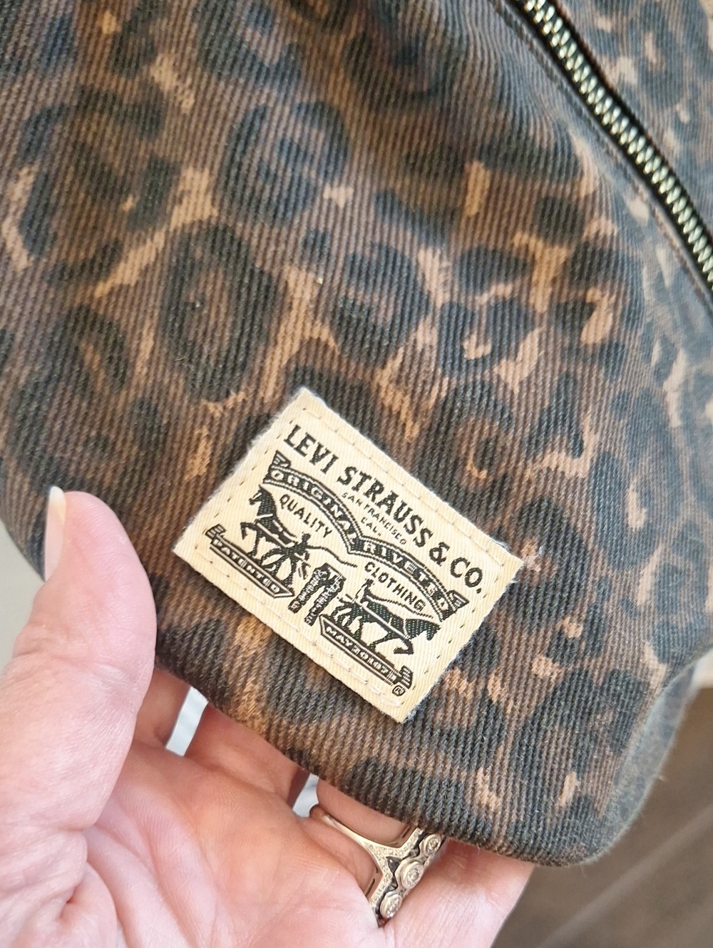 Levi's Devon Leopard Print Crossbody Sling Bag Brown & Black - Picture 4 of 14
